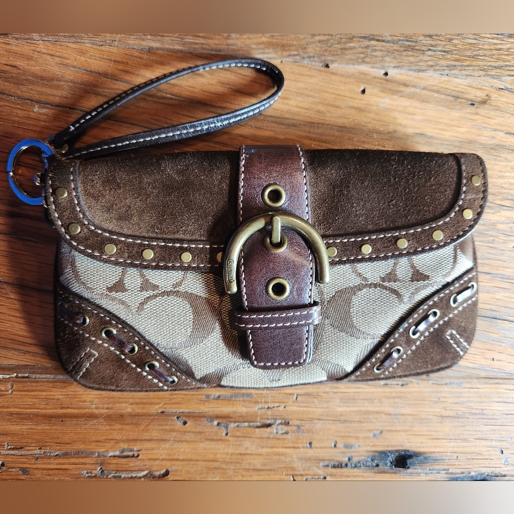 Coach Clutch Brown